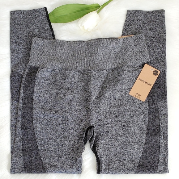 Size L💕PINK VICTORIA'S SECRET LEGGINGS - Picture 2 of 3